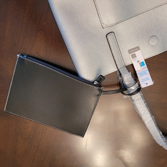 Silver/Black reversible Tote - Picture 5 of 6